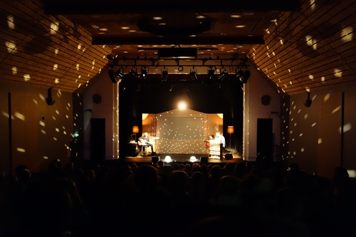 Clarté
Fable musicale et lumineuse illustration image